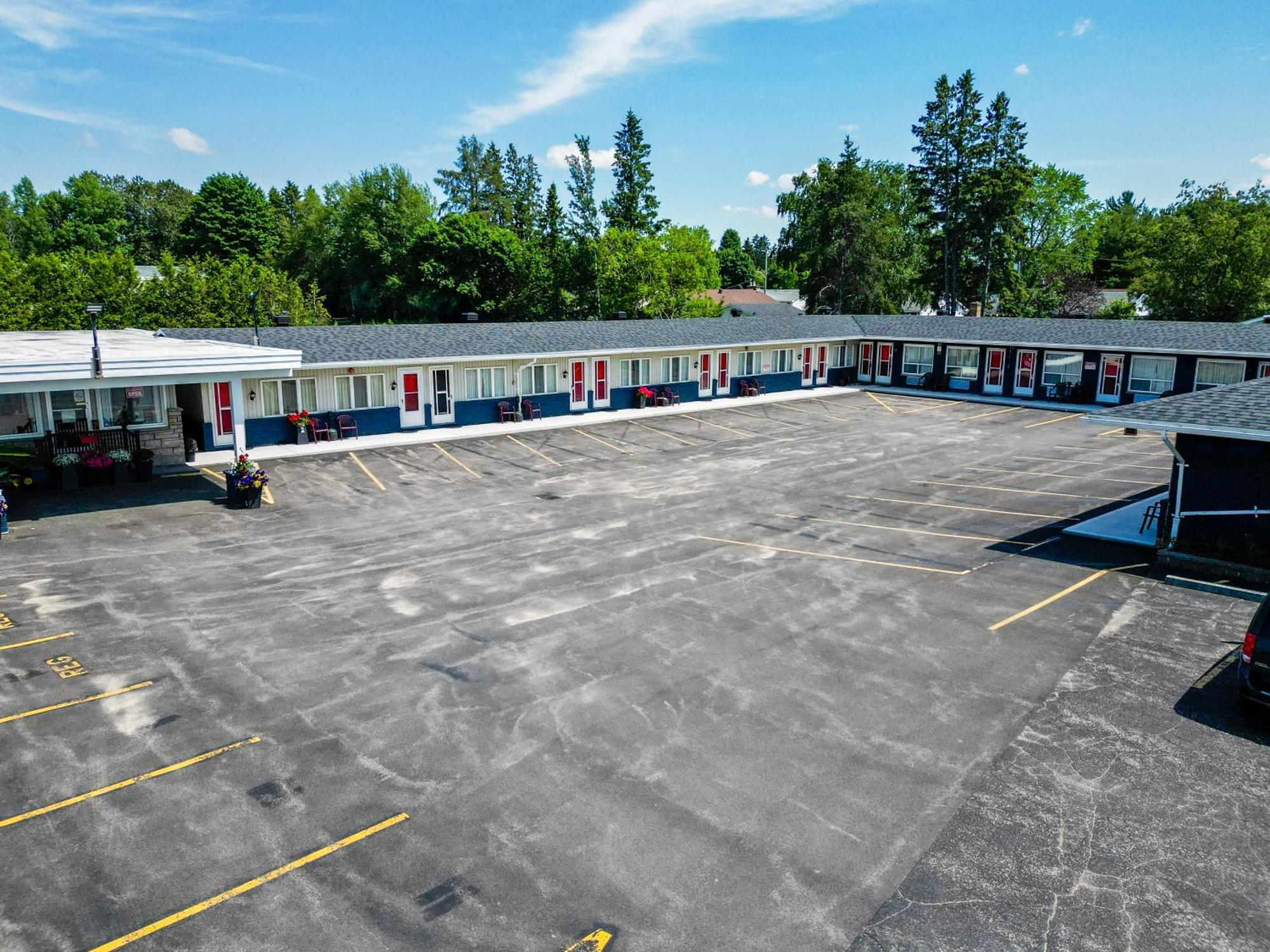 Holiday Motel Sault Ste. Marie Exterior photo